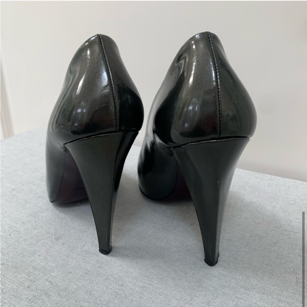 MIU MIU gunmetal grey patent heels - Picture 5 of 7